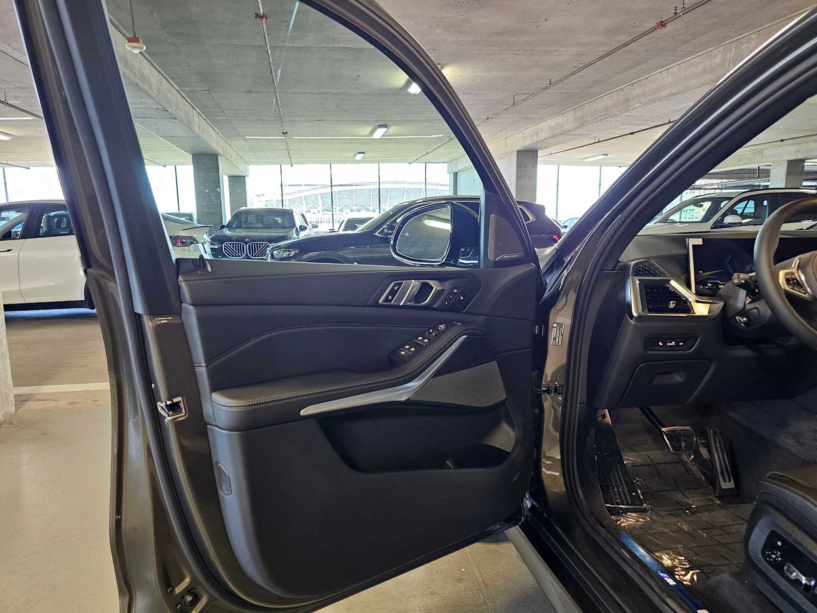 Thumbnail: 2026 BMW X5 - 25