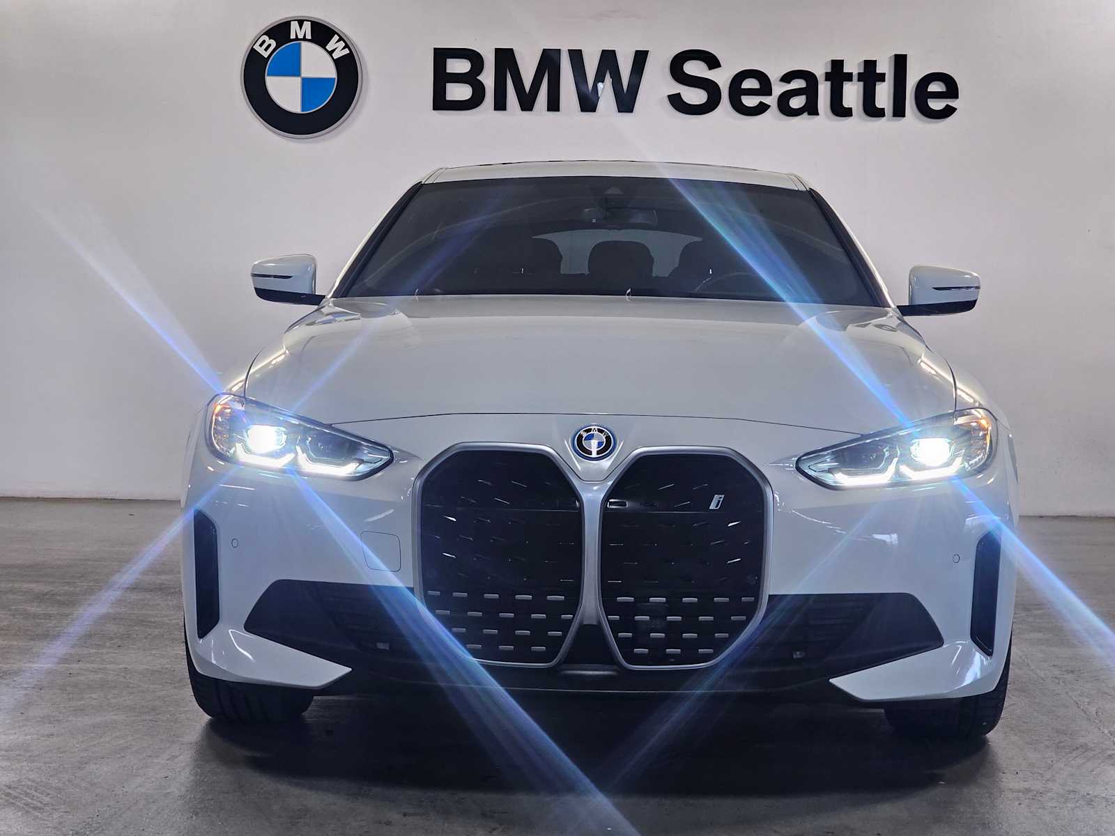 Thumbnail: 2023 BMW i4 - 6