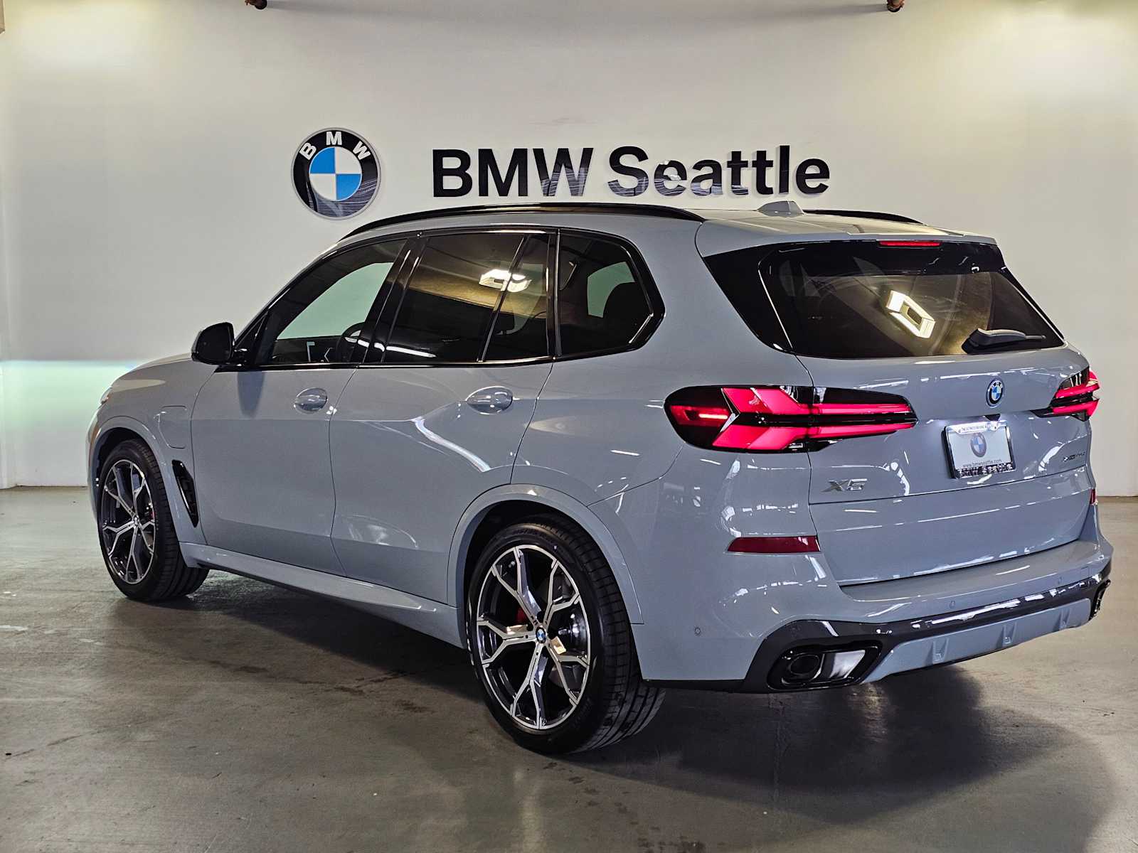 Thumbnail: 2026 BMW X5 - 4