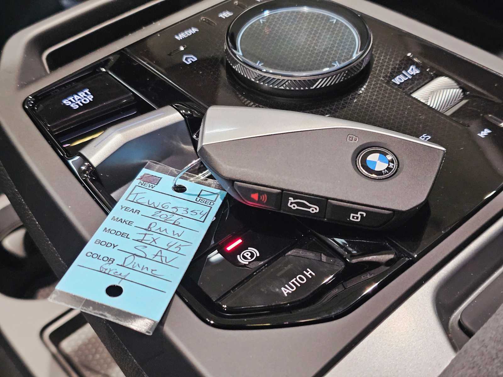 Thumbnail: 2026 BMW iX - 30