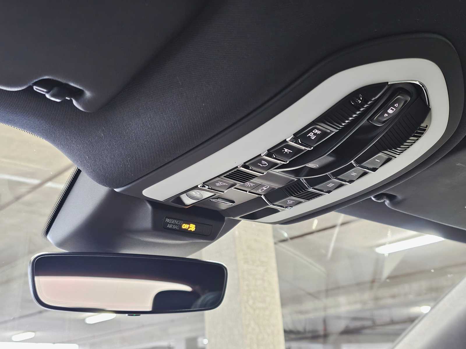 Thumbnail: 2024 Porsche Macan - 21