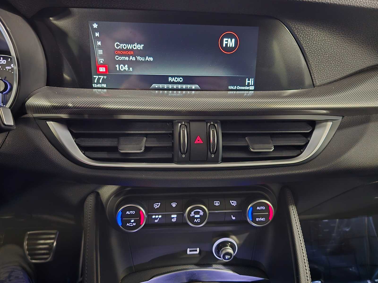 Thumbnail: 2018 Alfa Romeo Stelvio - 13