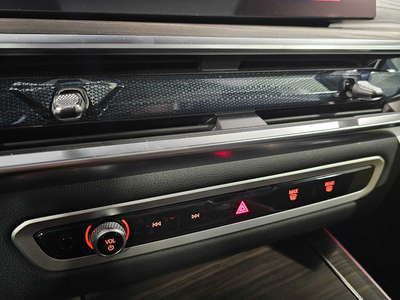 Thumbnail: 2026 BMW X5 - 15