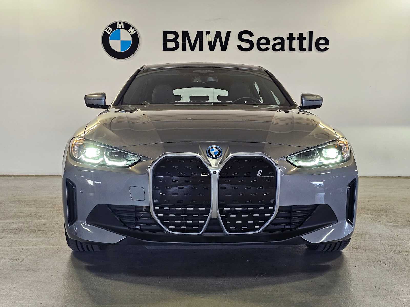 Thumbnail: 2023 BMW i4 - 6