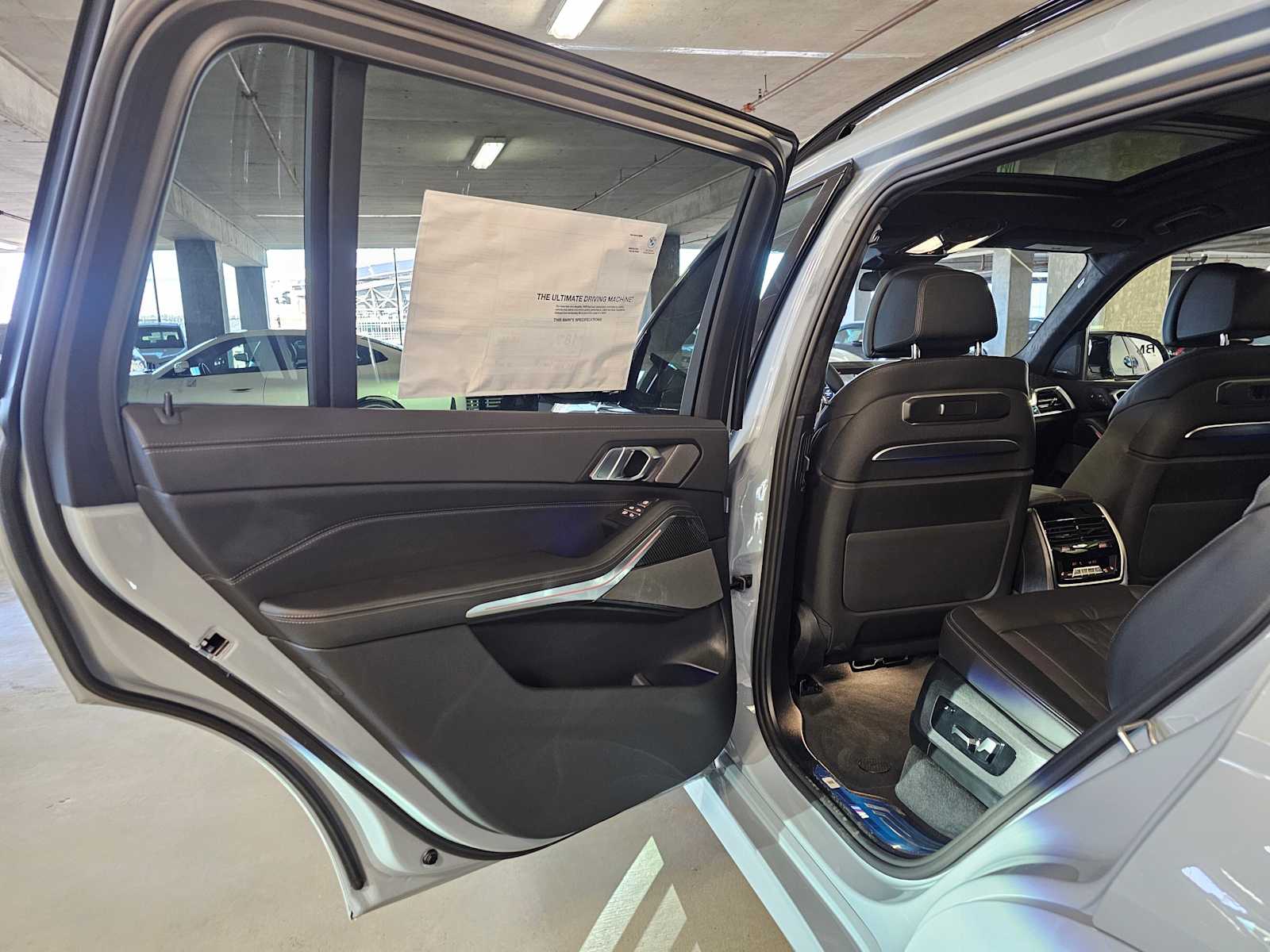 Thumbnail: 2026 BMW X7 - 36