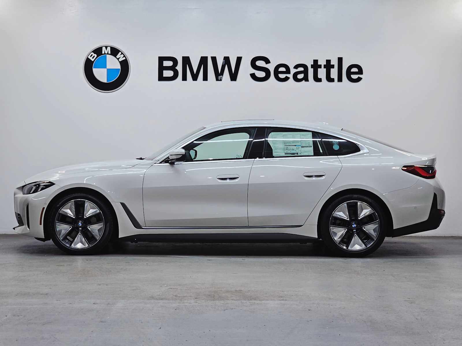 Thumbnail: 2025 BMW i4 - 3