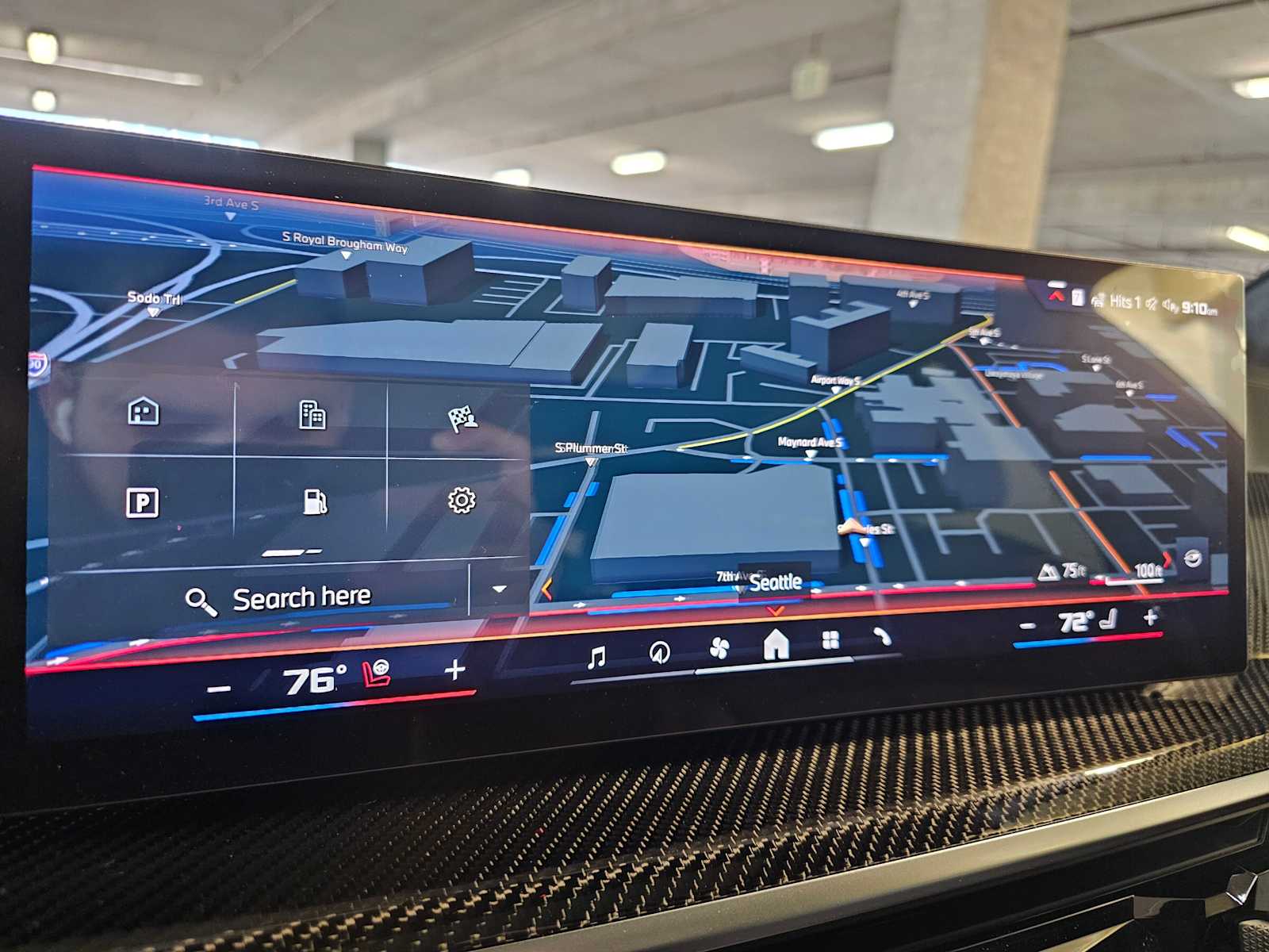 Thumbnail: 2026 BMW X7 - 16