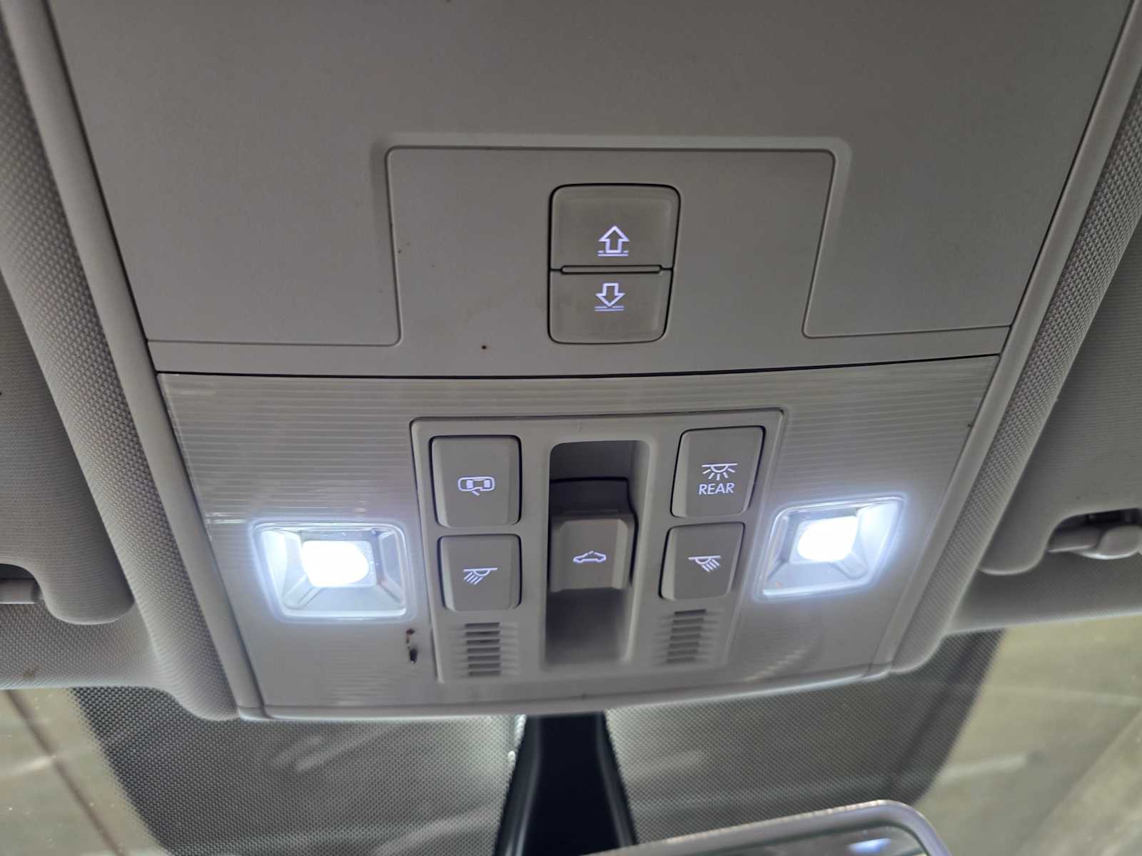 Thumbnail: 2017 Volkswagen Golf - 23