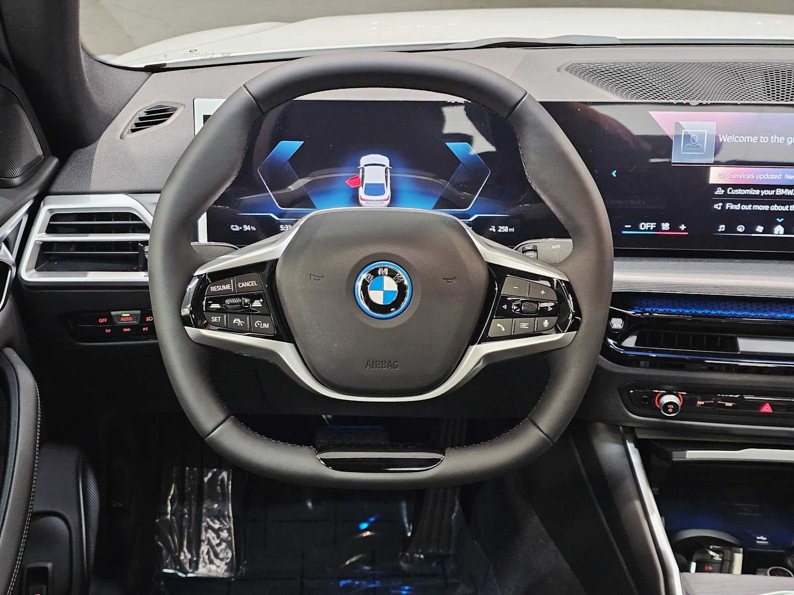 Thumbnail: 2025 BMW i4 - 11