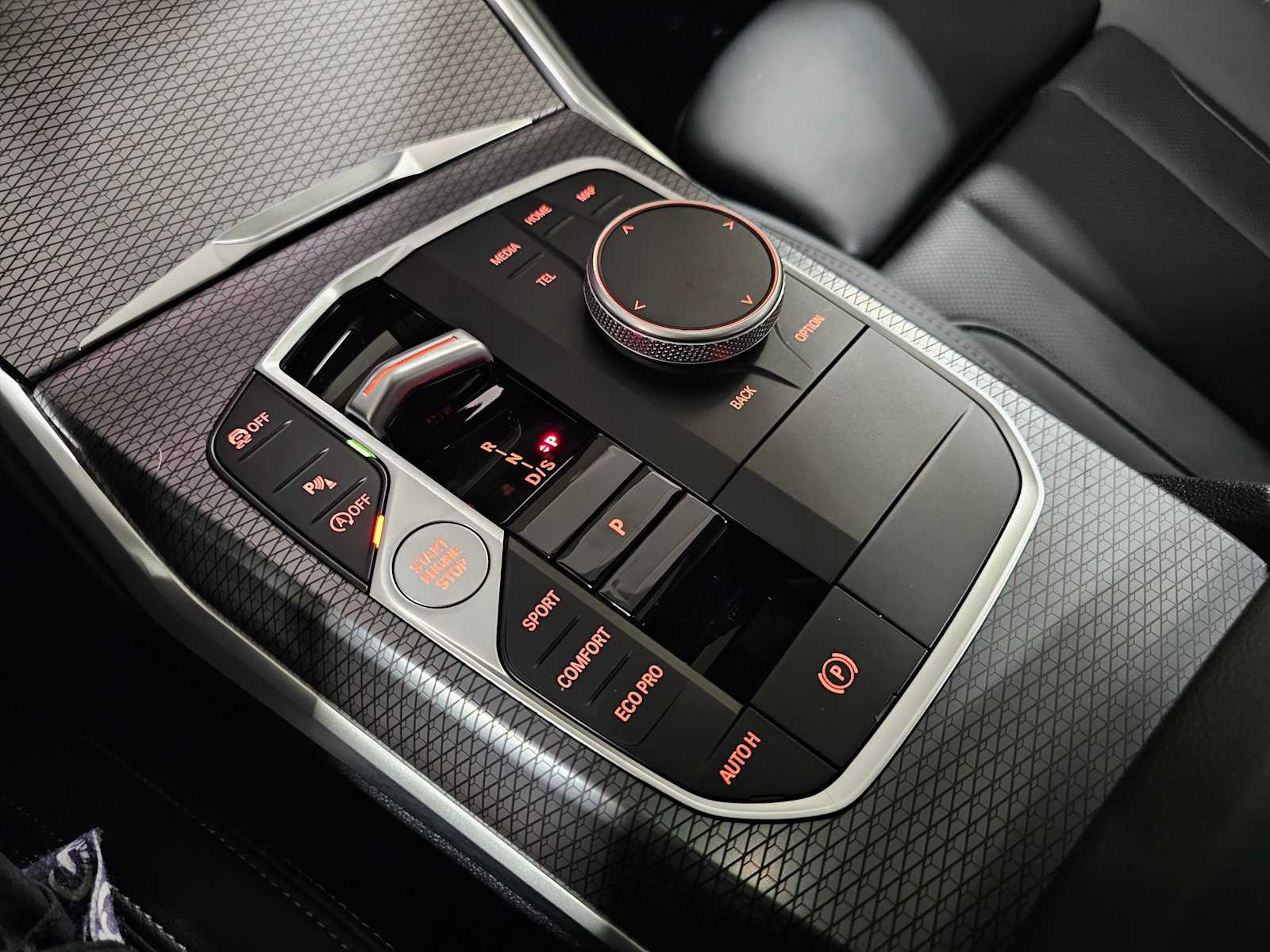 Thumbnail: 2025 BMW 3 Series - 21