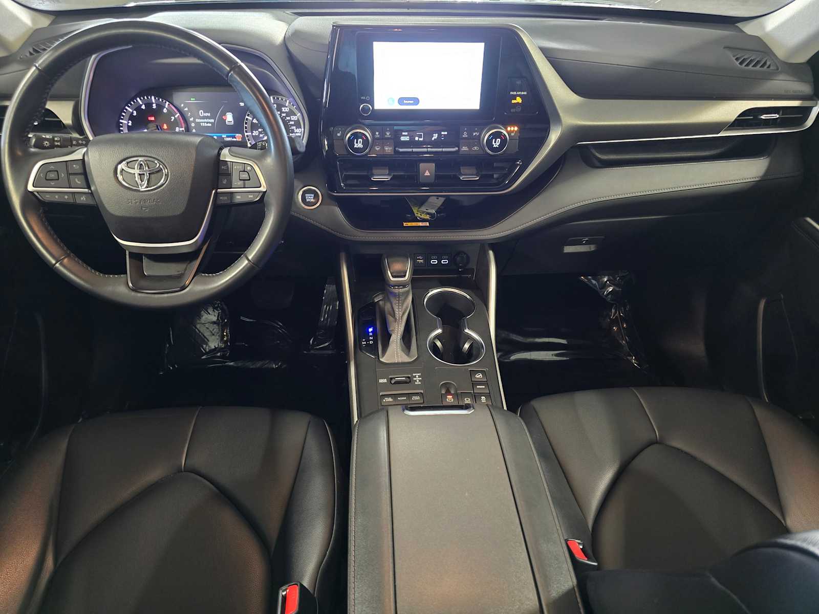 Thumbnail: 2024 Toyota Highlander - 10