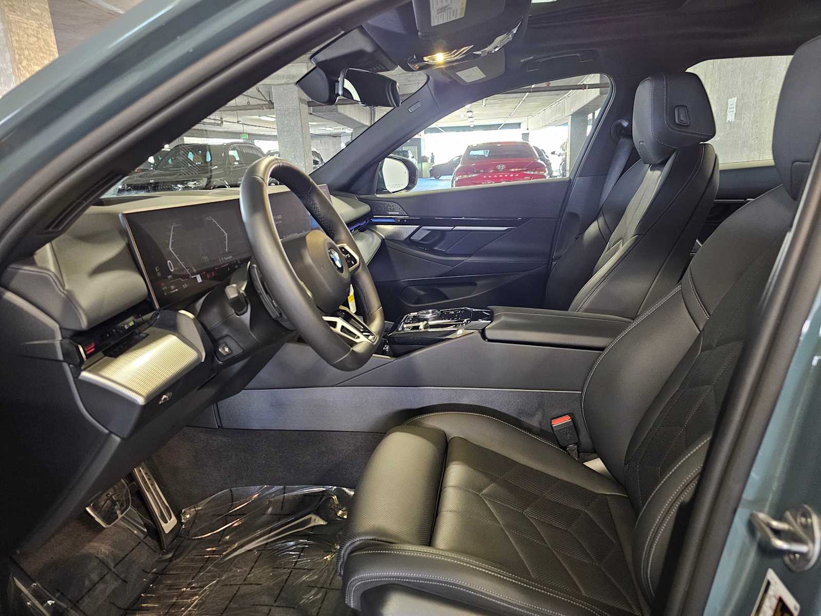 Thumbnail: 2025 BMW 5 Series - 28