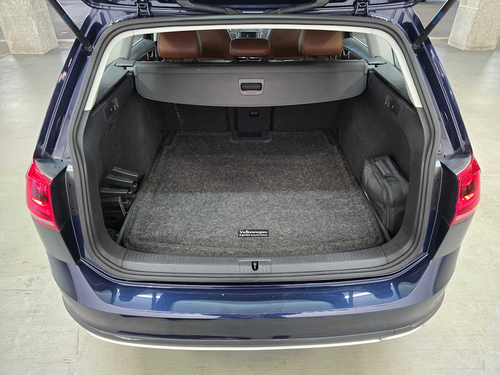 Thumbnail: 2017 Volkswagen Golf - 34