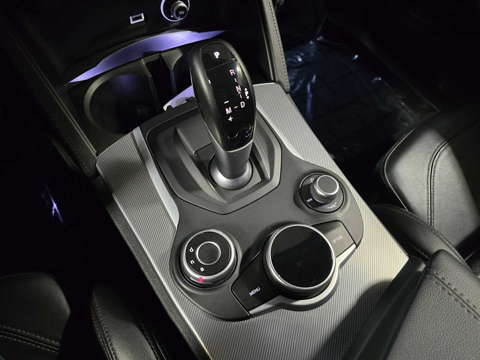 Thumbnail: 2018 Alfa Romeo Stelvio - 18