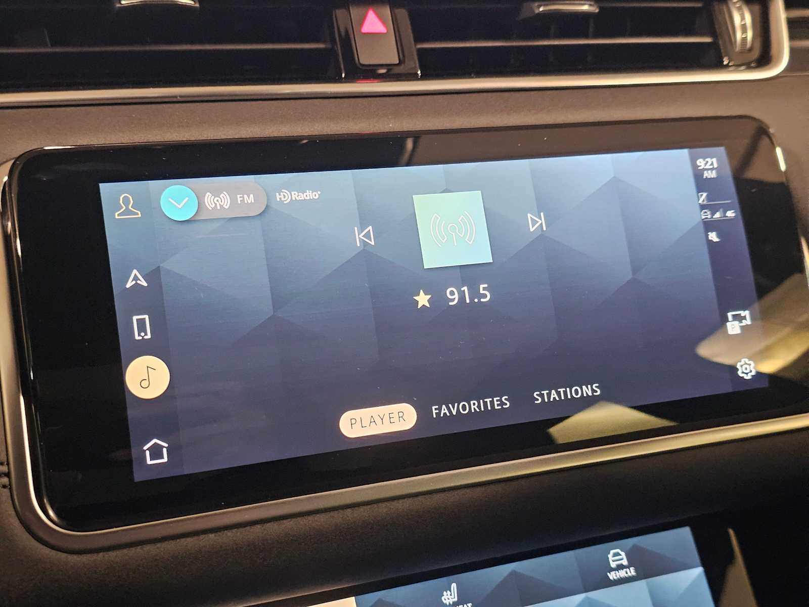 Thumbnail: 2023 Land Rover Range Rover Evoque - 16