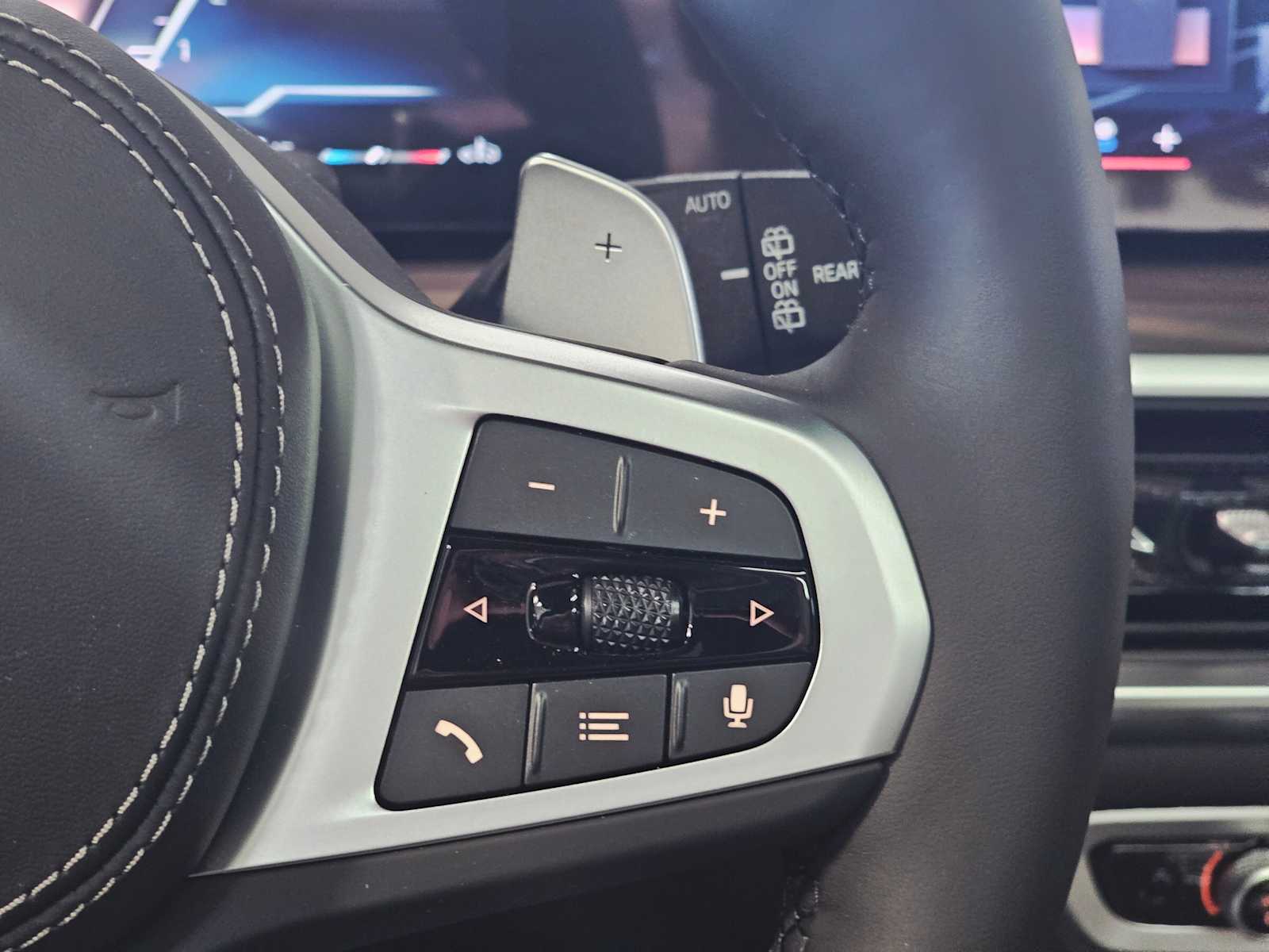 Thumbnail: 2026 BMW X7 - 10