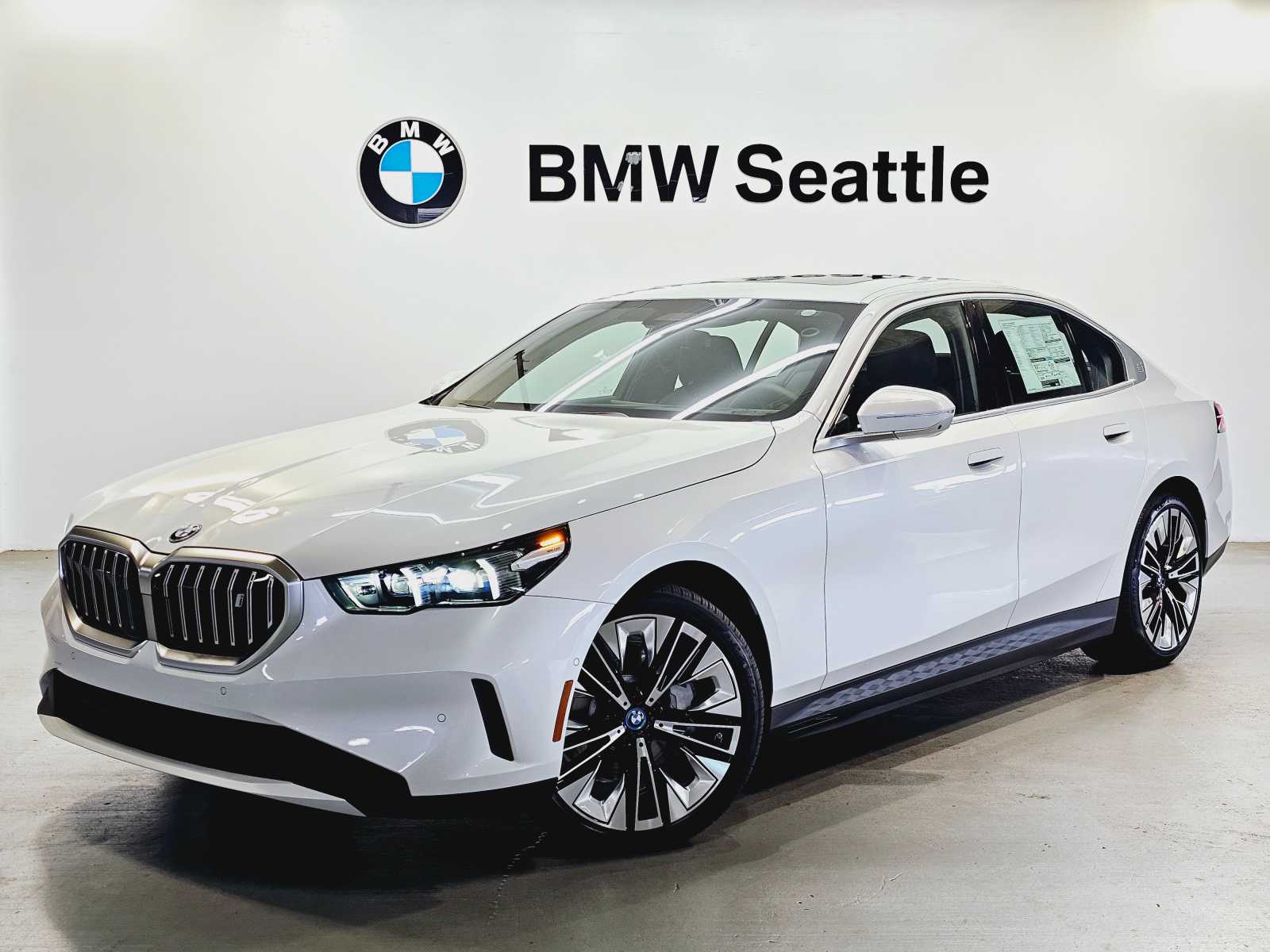 2025 BMW i5 xDrive40 -
                Seattle, WA