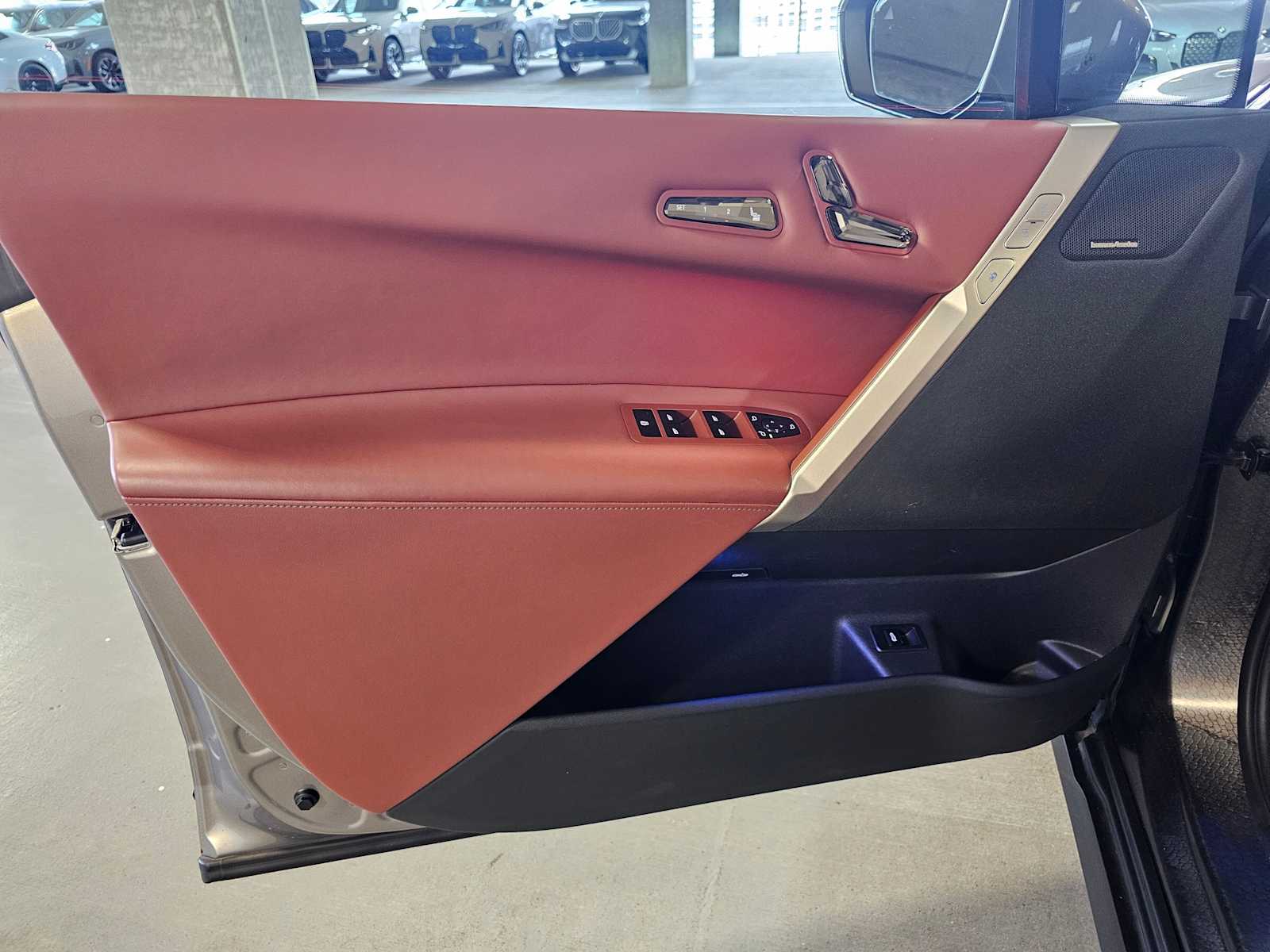 Thumbnail: 2023 BMW iX - 28