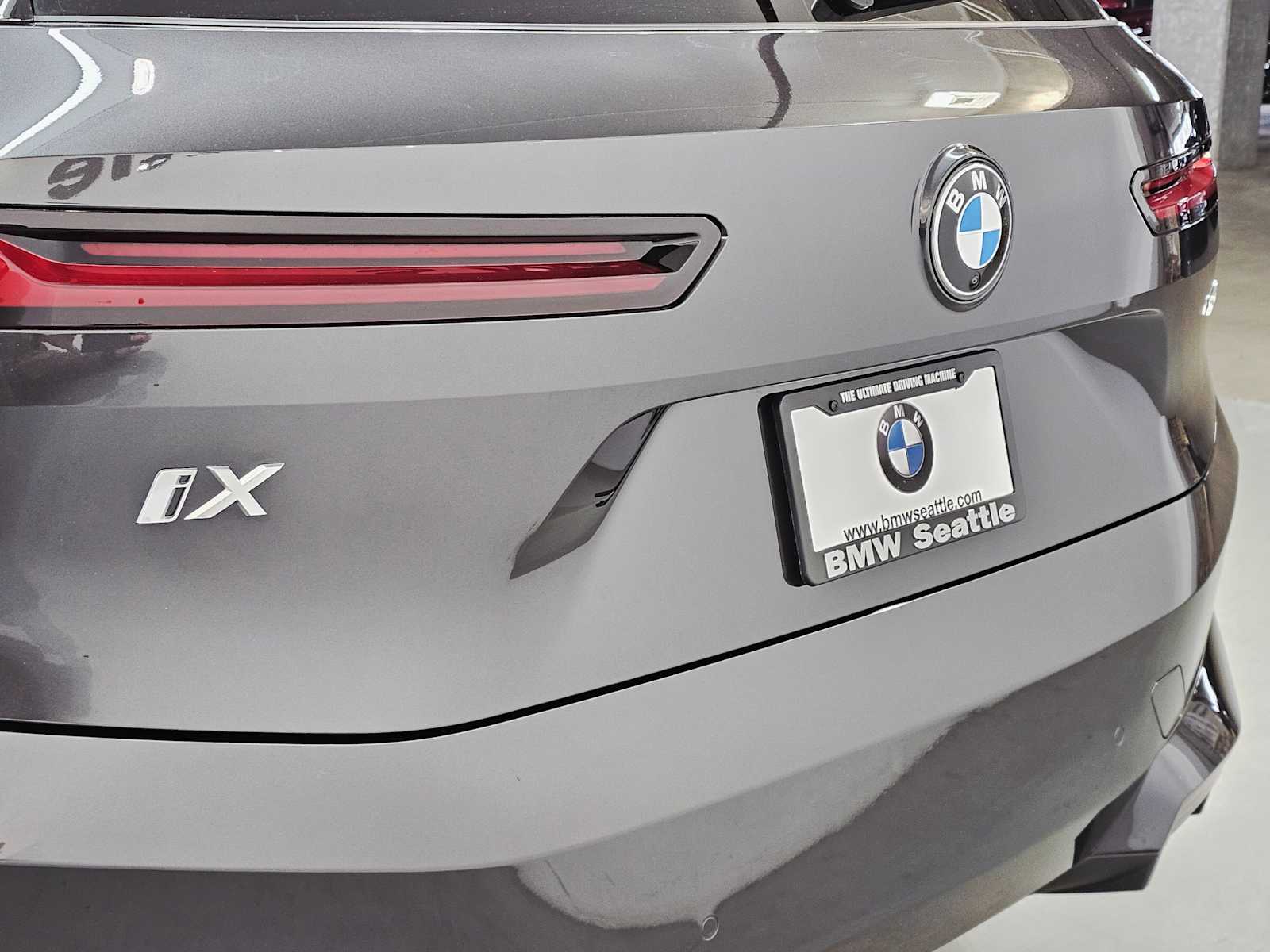 Thumbnail: 2026 BMW iX - 7