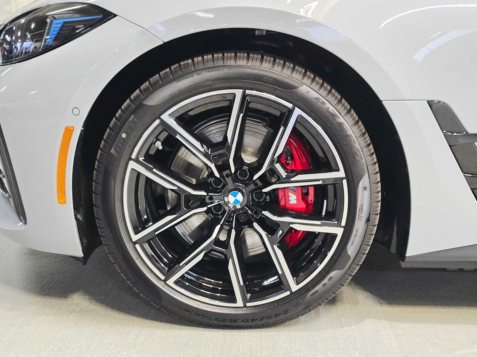 Thumbnail: 2025 BMW i4 - 9