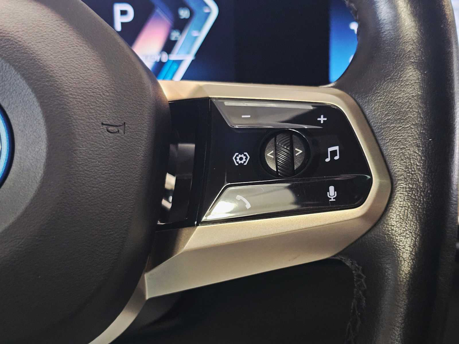 Thumbnail: 2023 BMW iX - 13