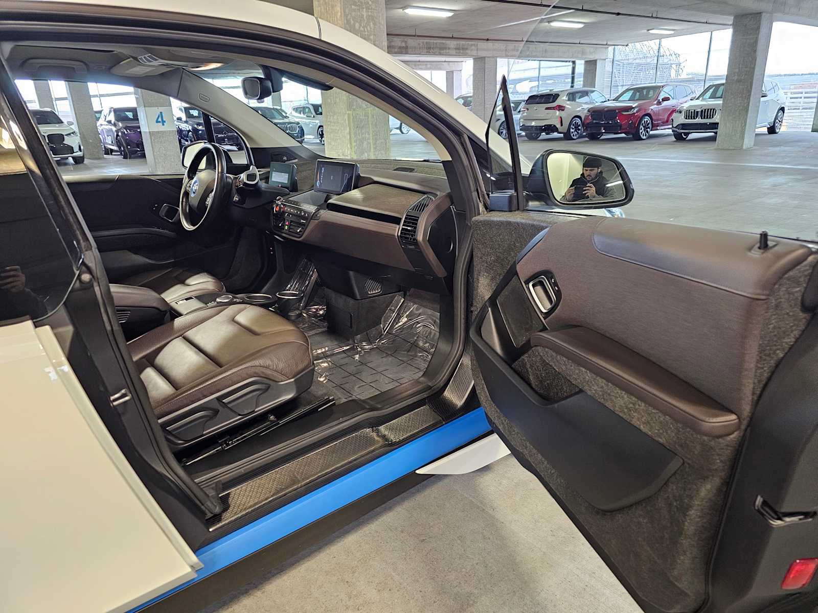 Thumbnail: 2017 BMW i3 - 41