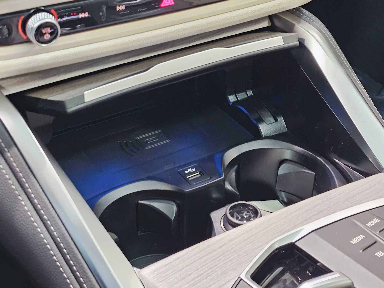 Thumbnail: 2025 BMW i4 - 19