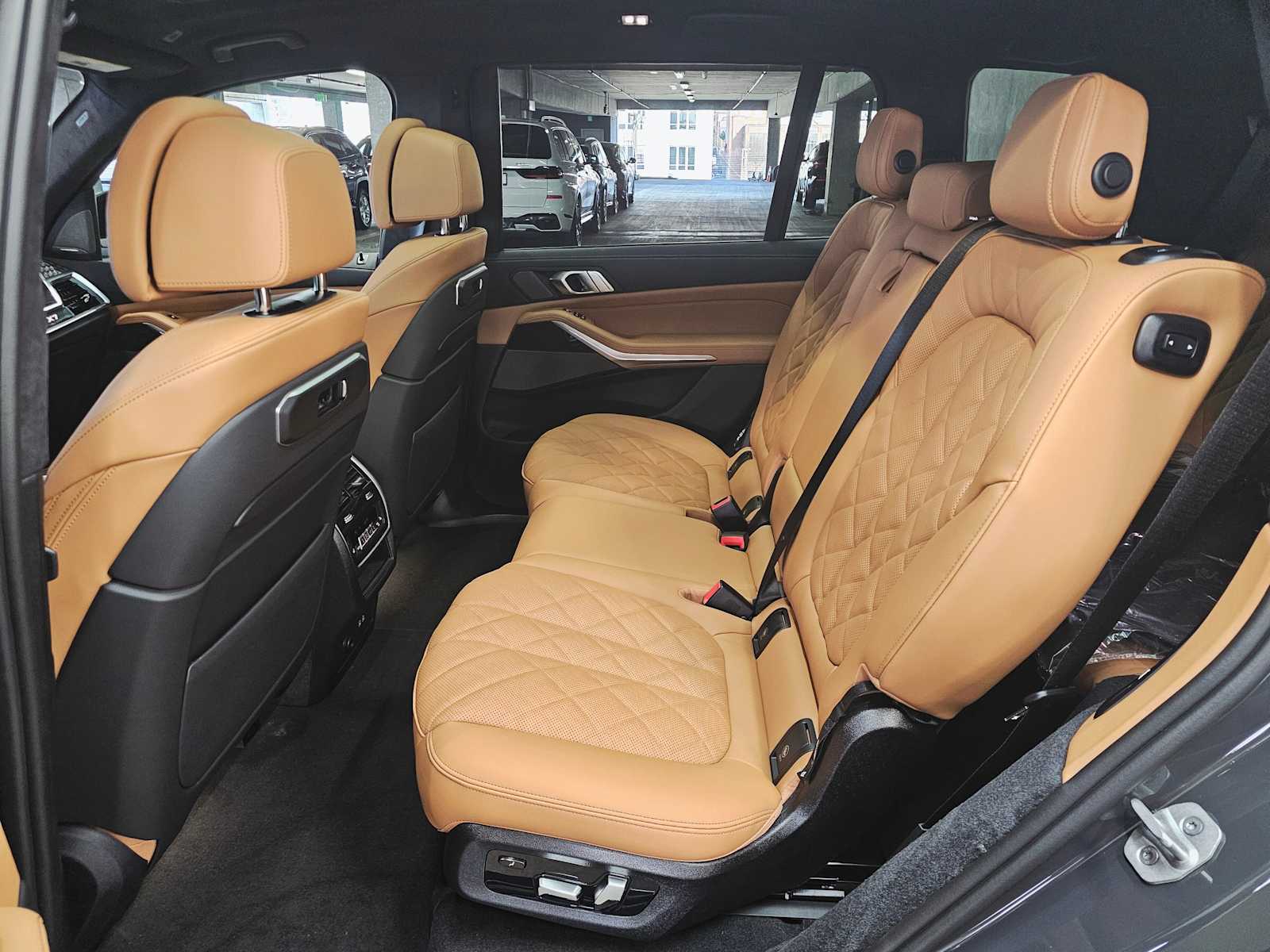 Thumbnail: 2026 BMW X7 - 25