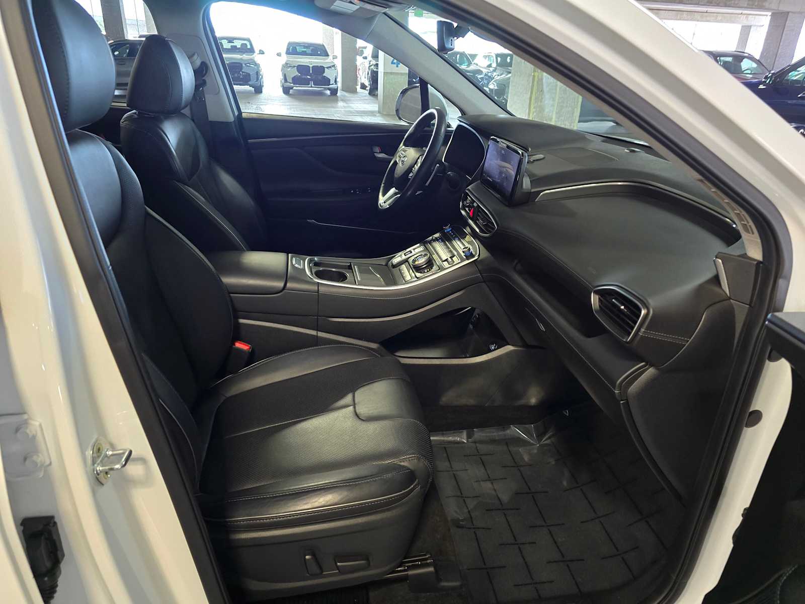 Thumbnail: 2022 Hyundai Santa Fe - 33