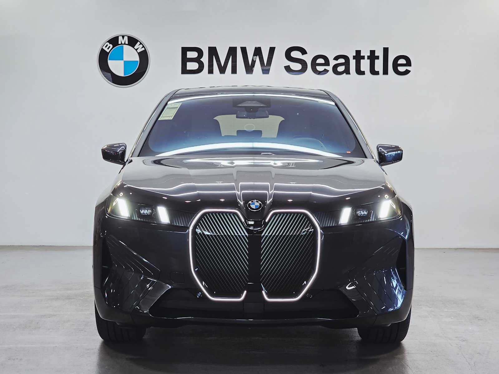 Thumbnail: 2026 BMW iX - 6