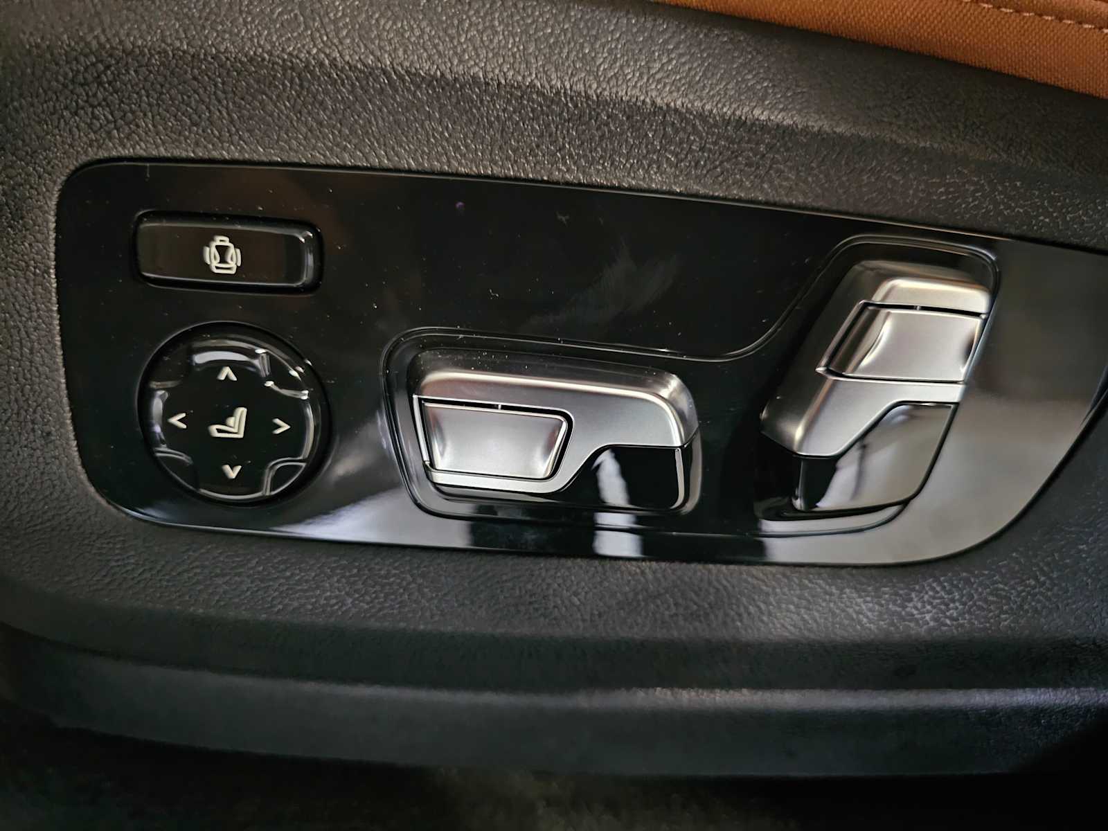 Thumbnail: 2026 BMW X5 - 21