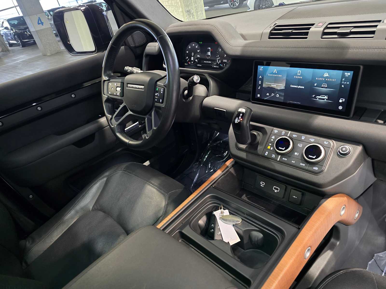 Thumbnail: 2023 Land Rover Defender - 32