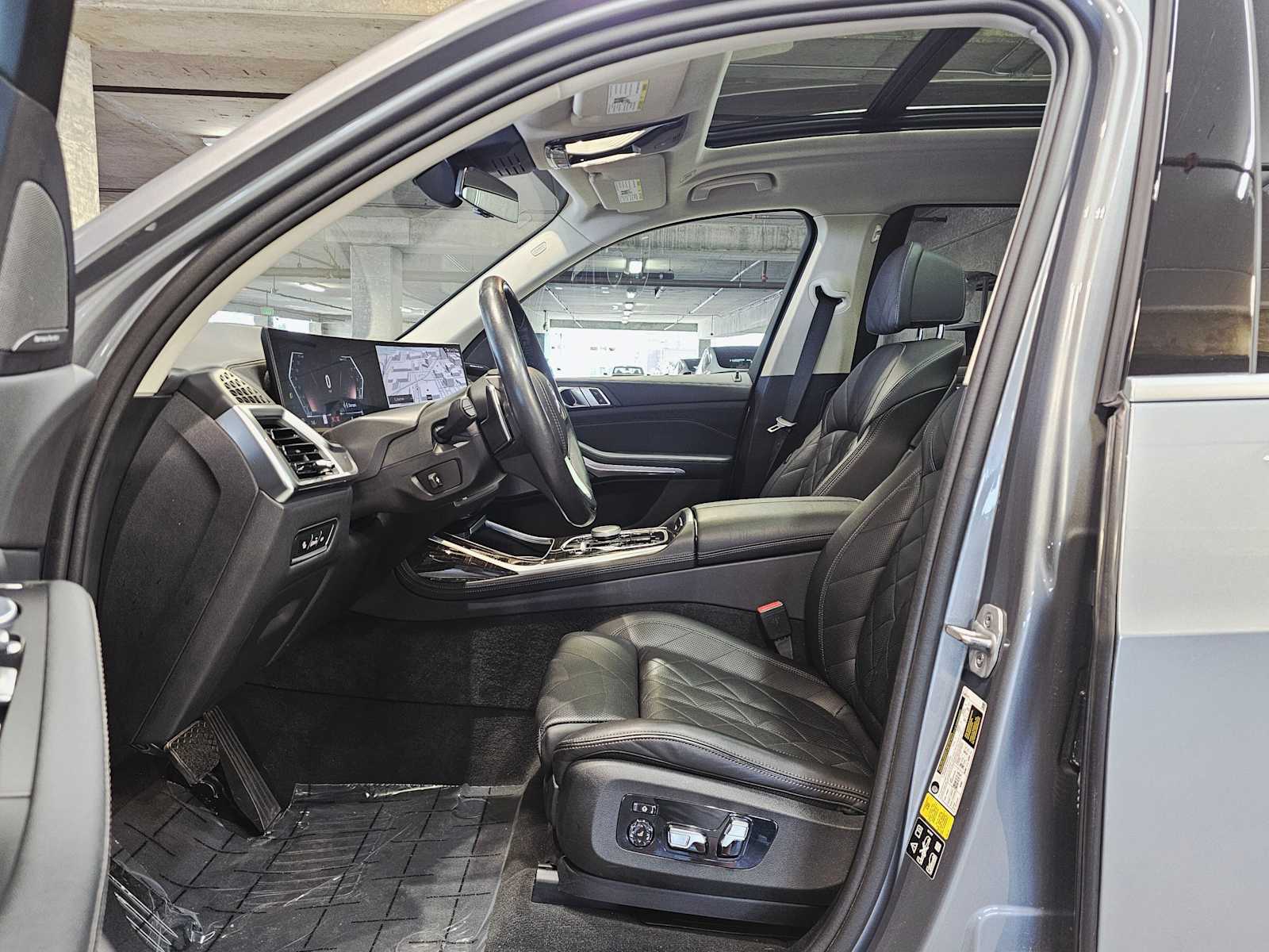 Thumbnail: 2024 BMW X7 - 23