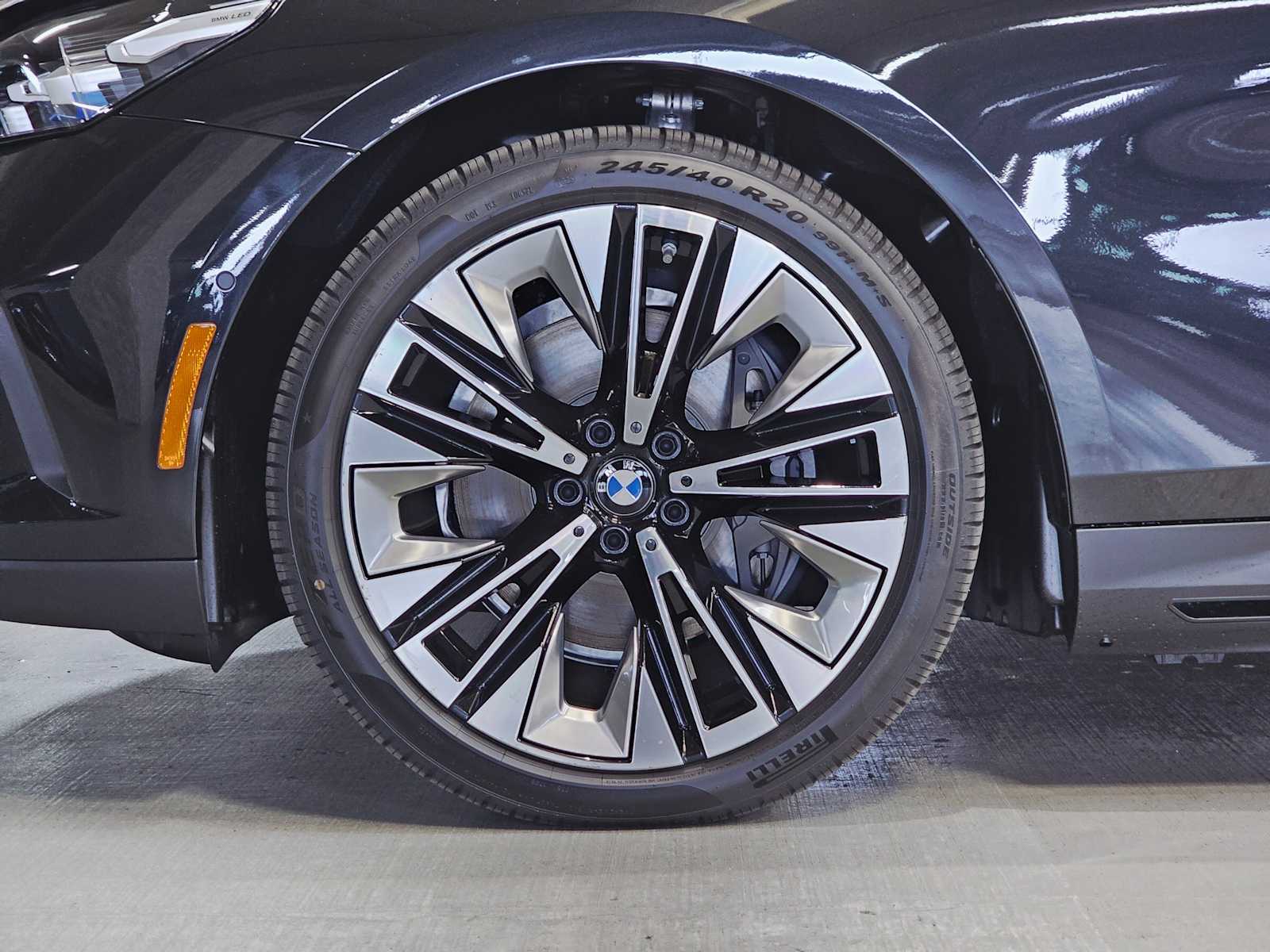 Thumbnail: 2026 BMW i5 - 8