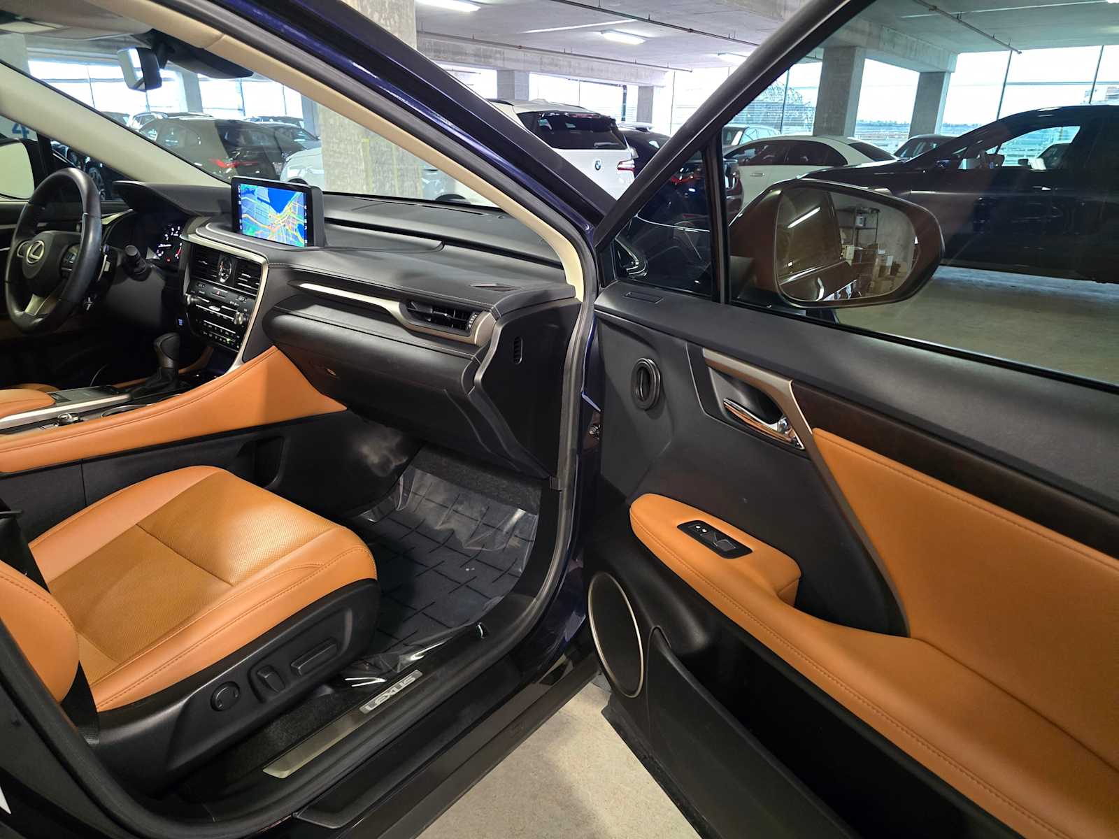 Thumbnail: 2022 Lexus RX - 31