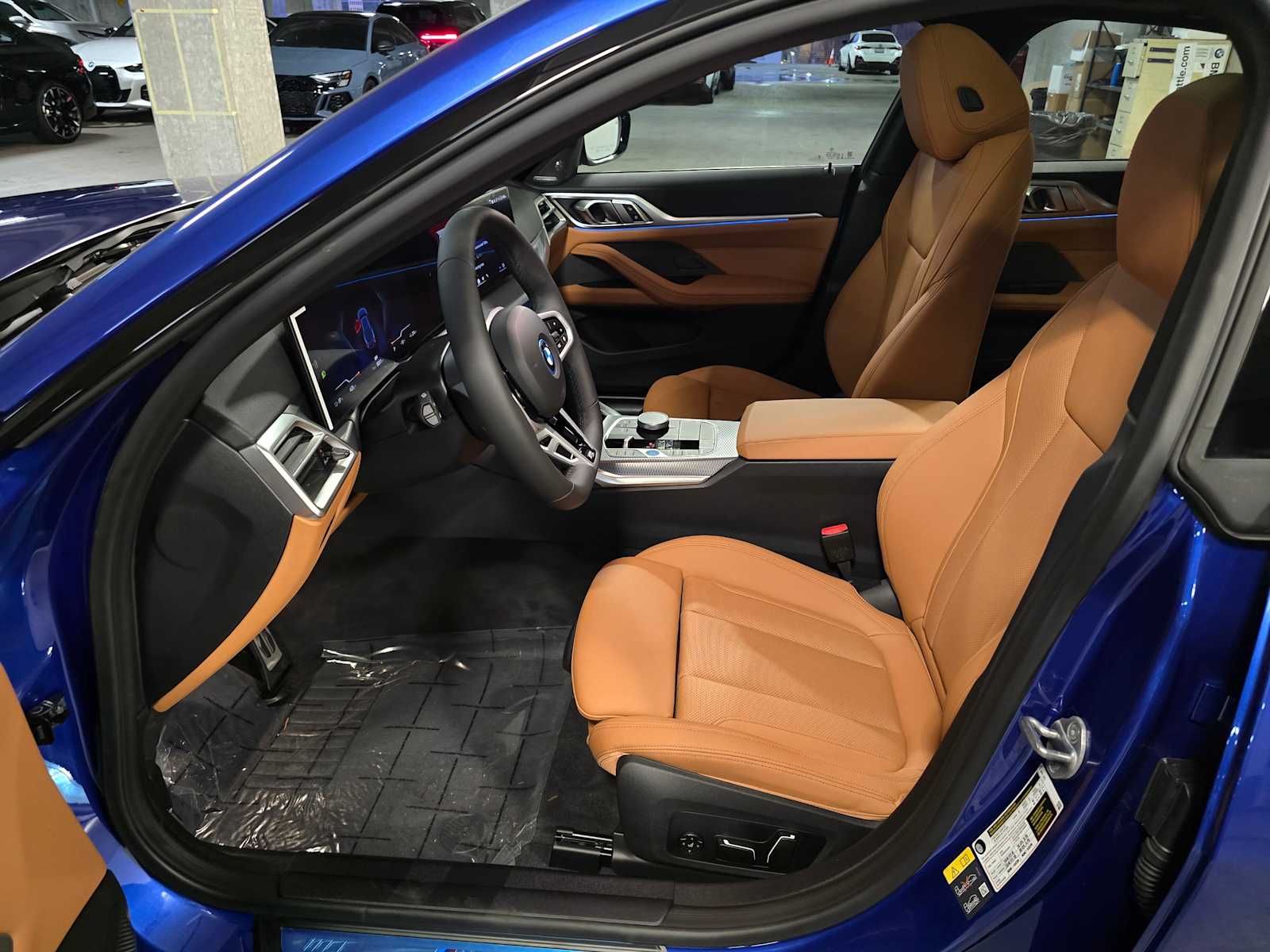 Thumbnail: 2025 BMW i4 - 25