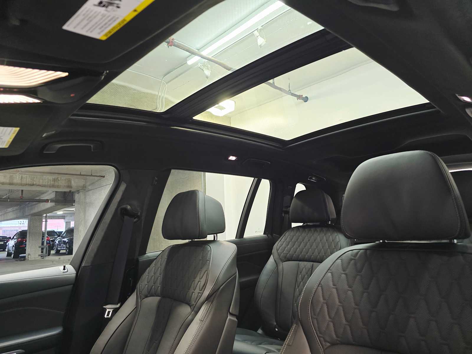 Thumbnail: 2026 BMW X7 - 24