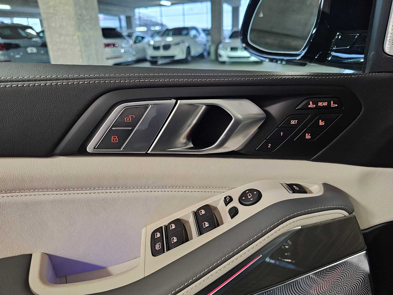 Thumbnail: 2026 BMW X7 - 31