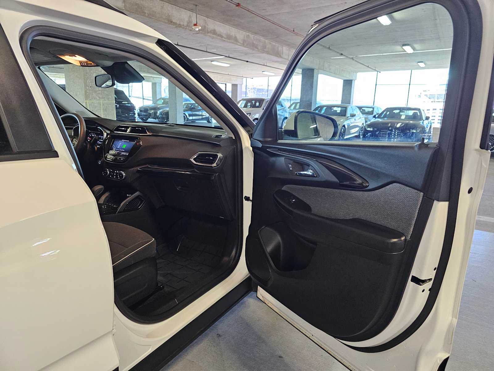 Thumbnail: 2022 Chevrolet TrailBlazer - 33