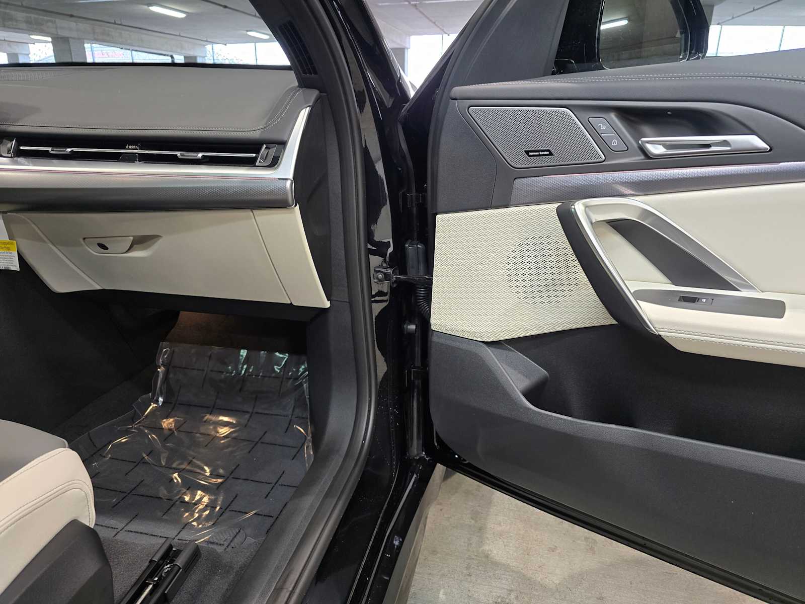 Thumbnail: 2026 BMW X1 - 30