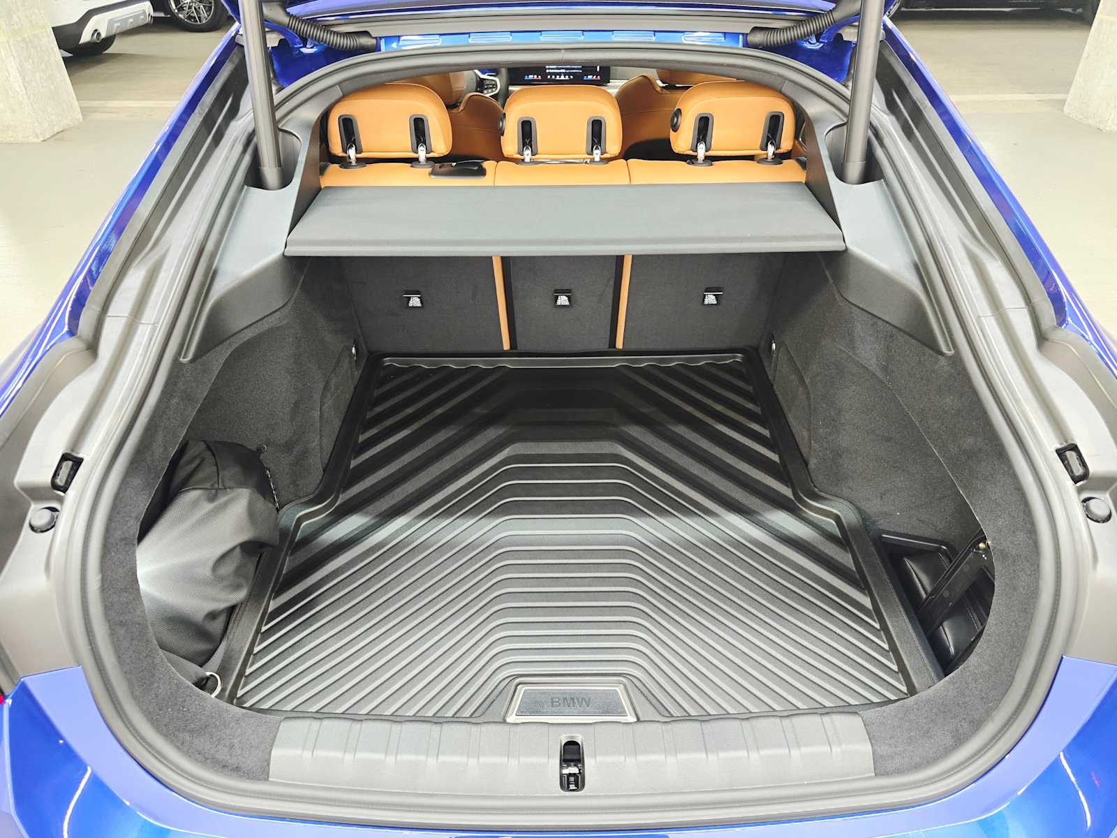 Thumbnail: 2026 BMW i4 - 30