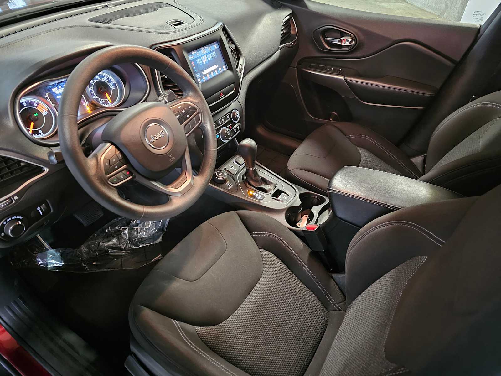 Thumbnail: 2020 Jeep Cherokee - 2