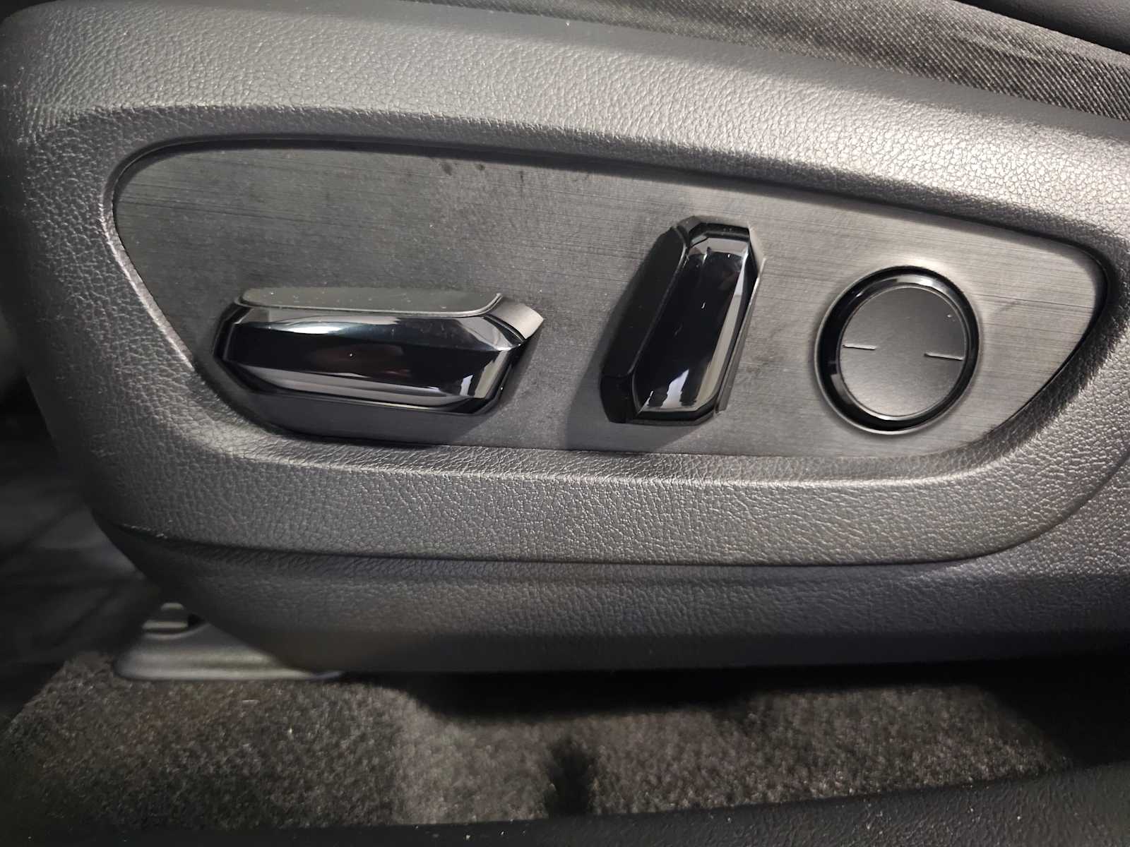 Thumbnail: 2024 Lexus RX - 26