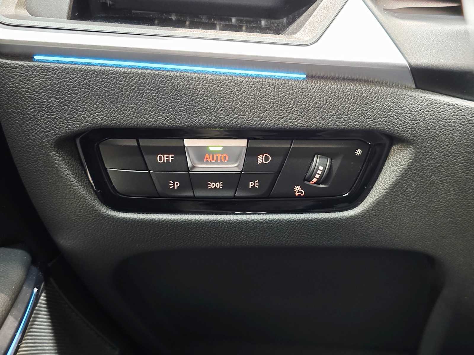 Thumbnail: 2023 BMW 3 Series - 21