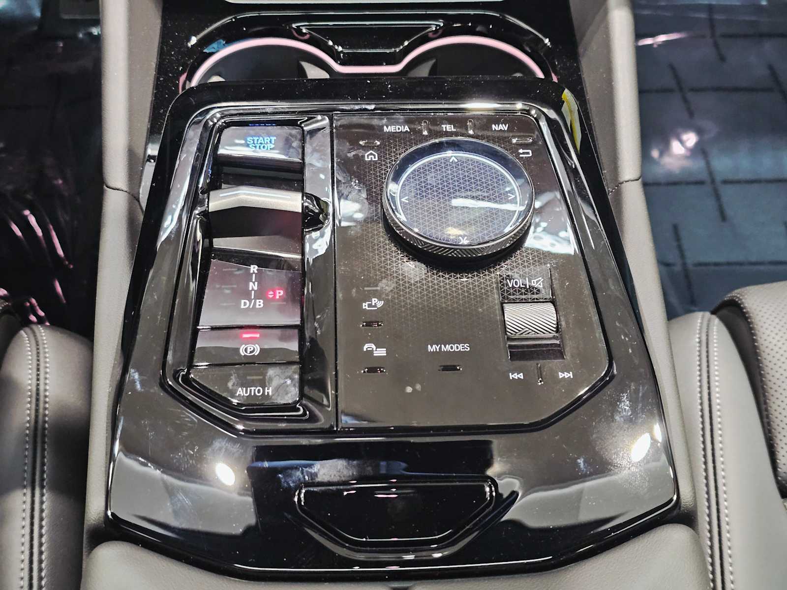 Thumbnail: 2026 BMW i5 - 18