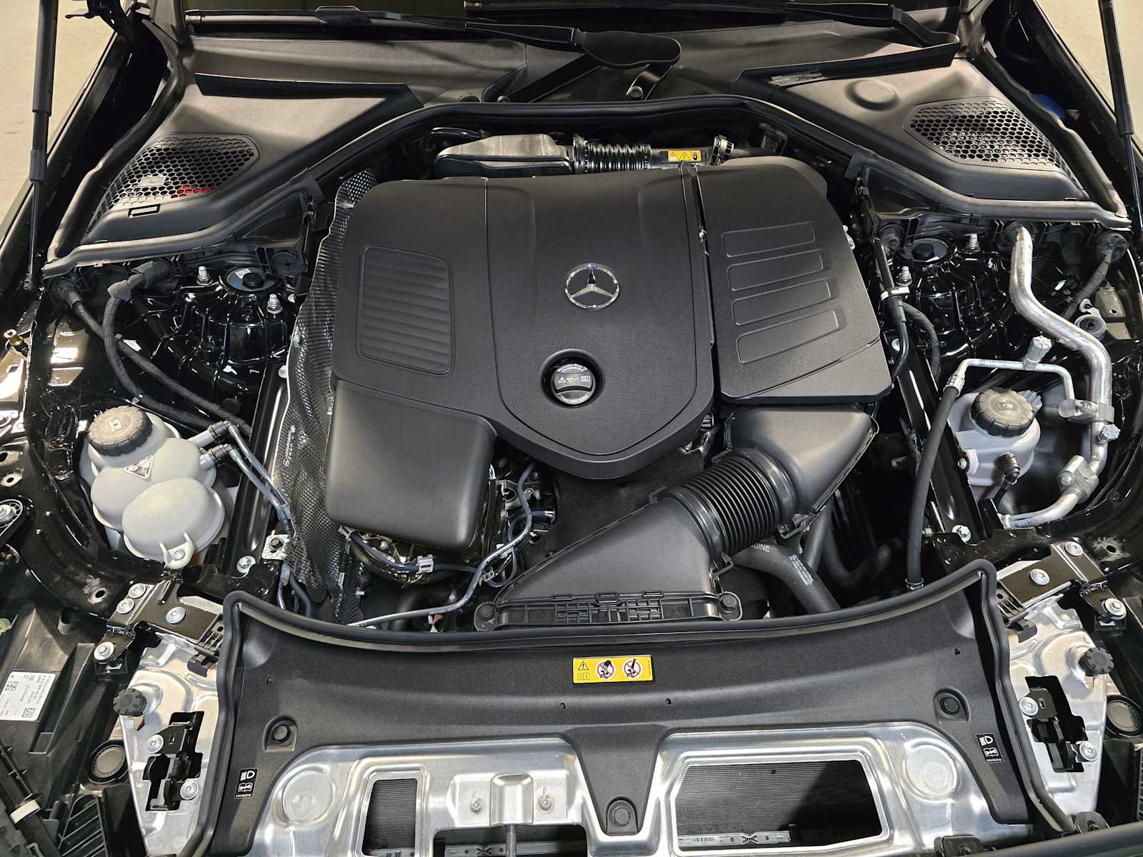 Thumbnail: 2024 Mercedes-Benz E-Class - 9