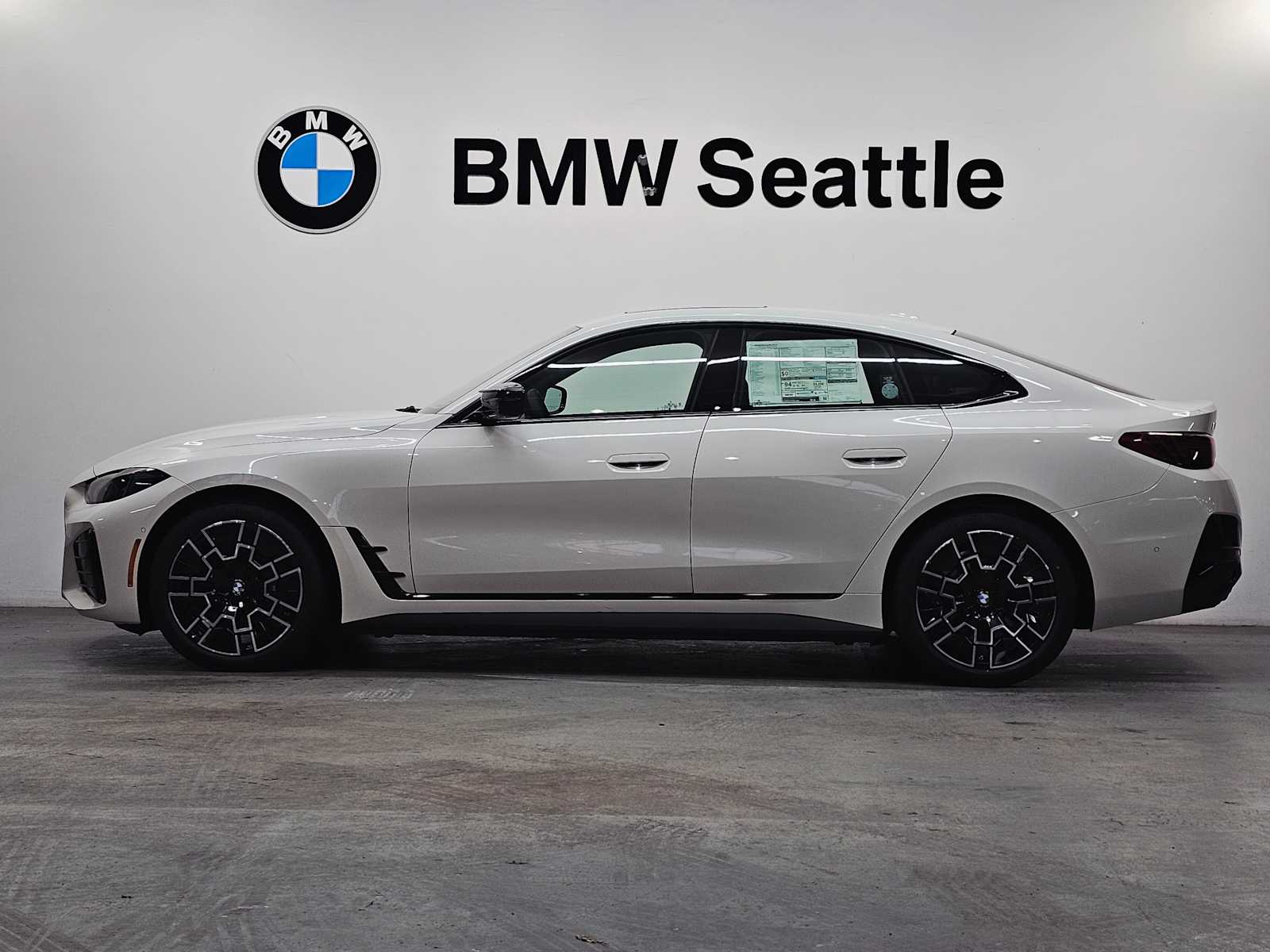 Thumbnail: 2025 BMW i4 - 3