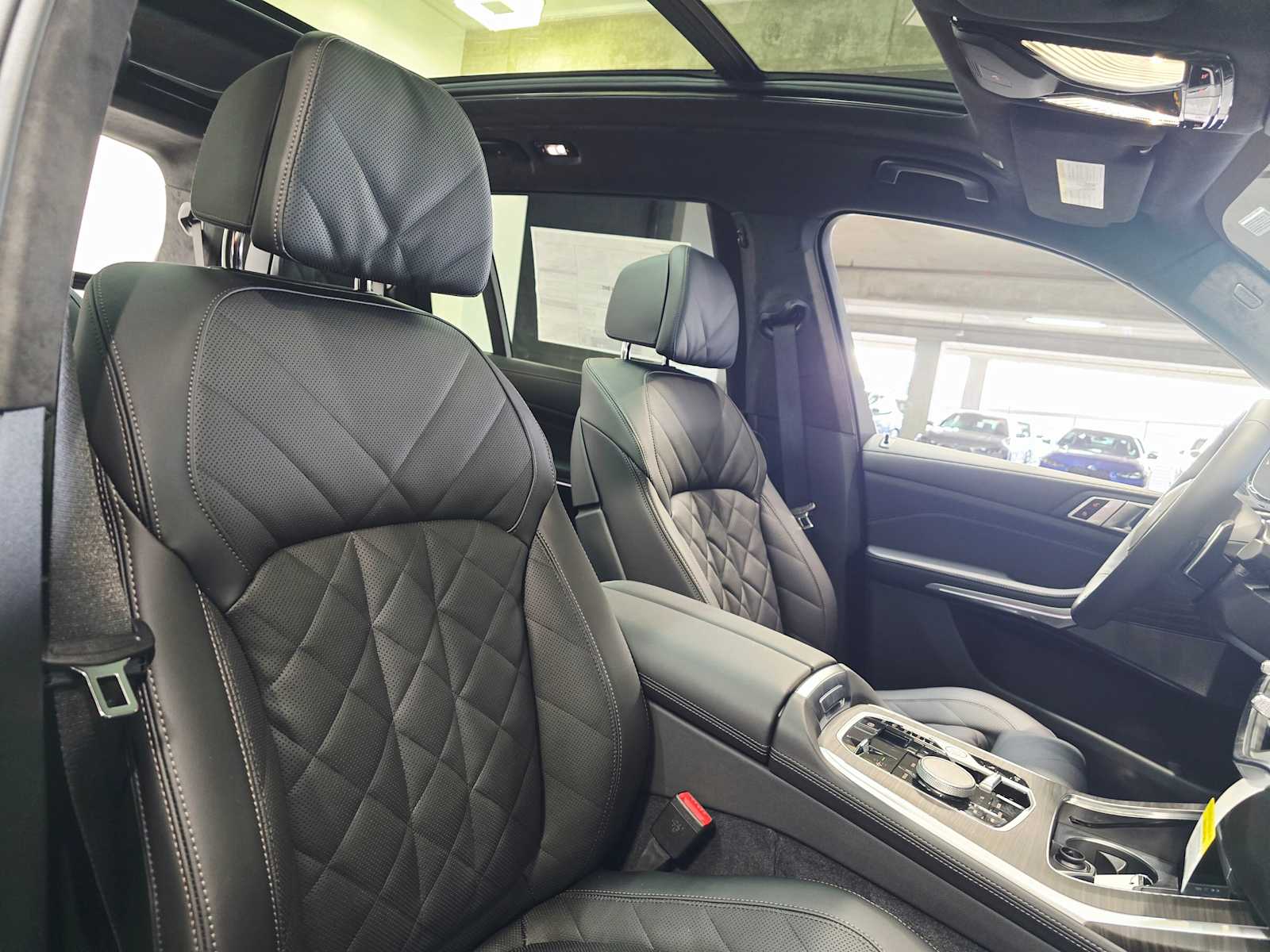 Thumbnail: 2026 BMW X7 - 27