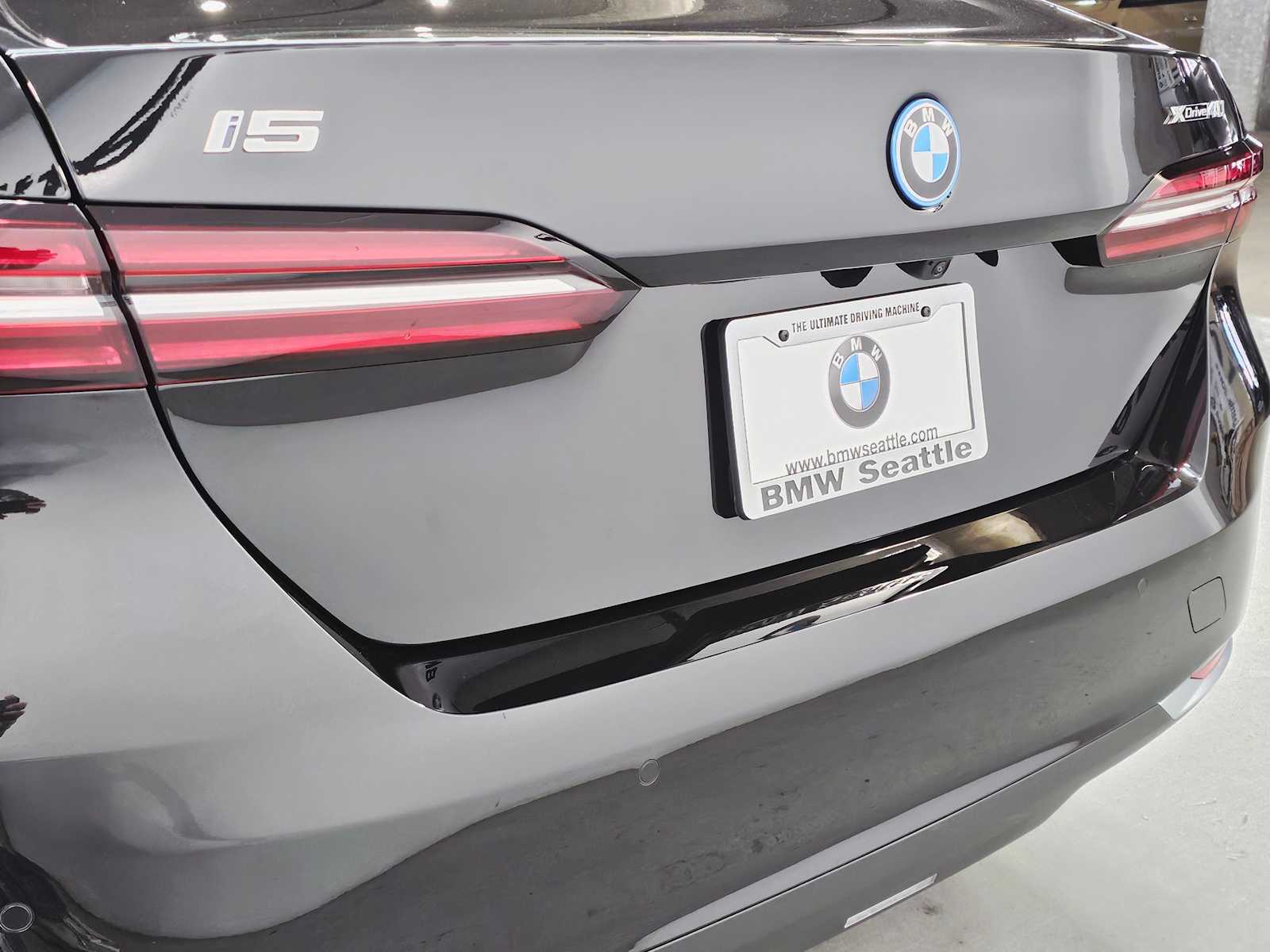Thumbnail: 2026 BMW i5 - 7