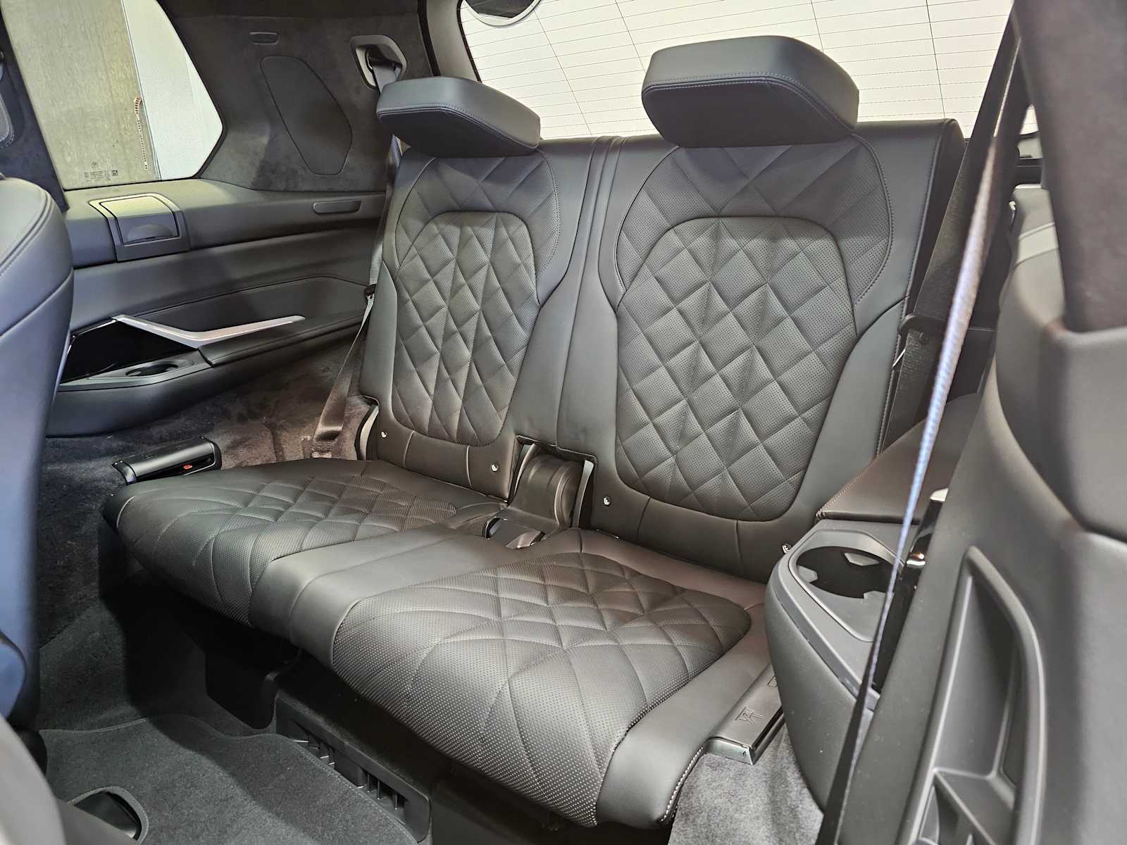 Thumbnail: 2026 BMW X7 - 27